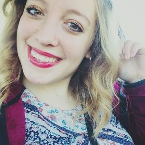 Meet your Posher, Elaina
